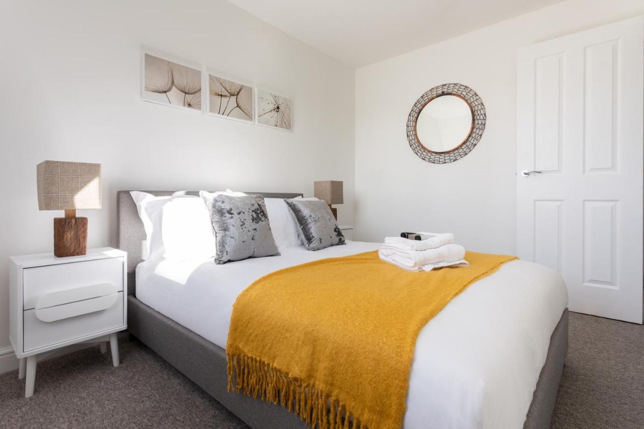 Castle Reach Apartment โคล์เชสเตอร์ ภายนอก รูปภาพ